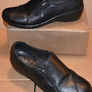 CLARKS BENDABLES WOMEN'S ZIPPER LOAFERS